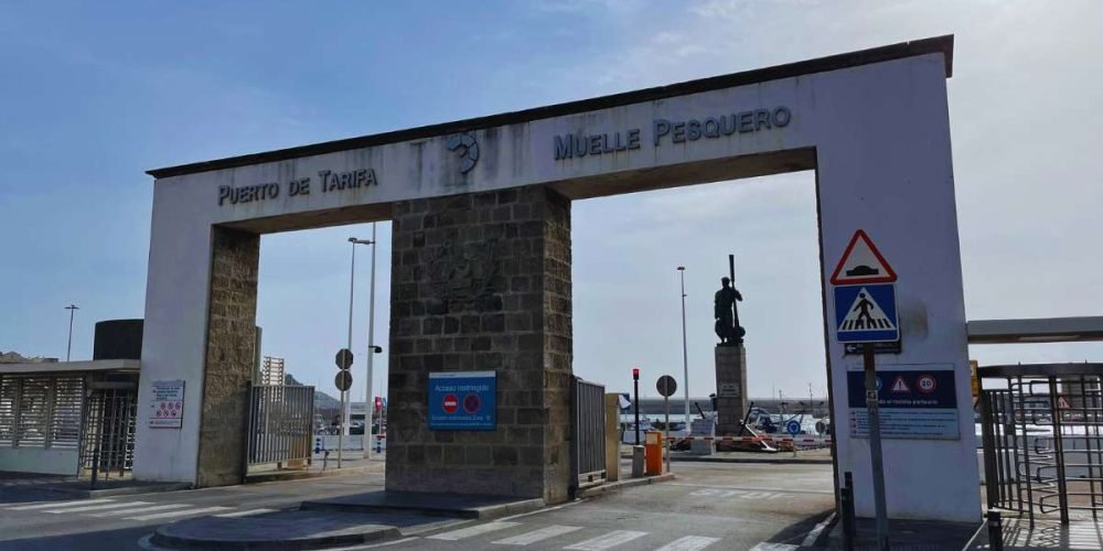 Private Taxi from Seville Airport to Tarifa Port Private Taxi from Seville Airport to Tarifa Port